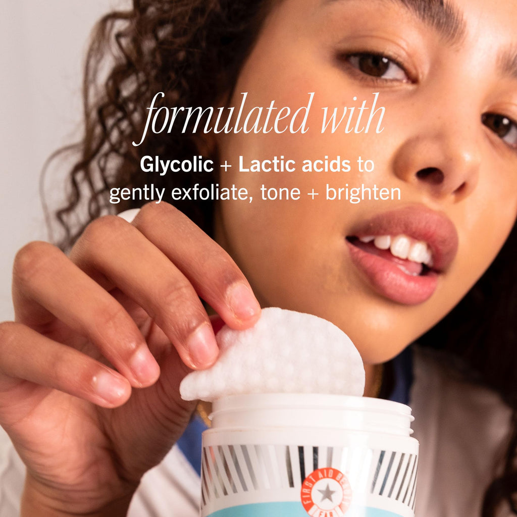 First Aid Beauty - Facial Radiance Pads with Glycolic & Lactic Acids, Daily Exfoliating Pads with AHA, Visibly Smaller Pores, Help Tone & Brighten Skin, One-Step Makeup Prep, Compostable, 28 - FENGGESTORE20